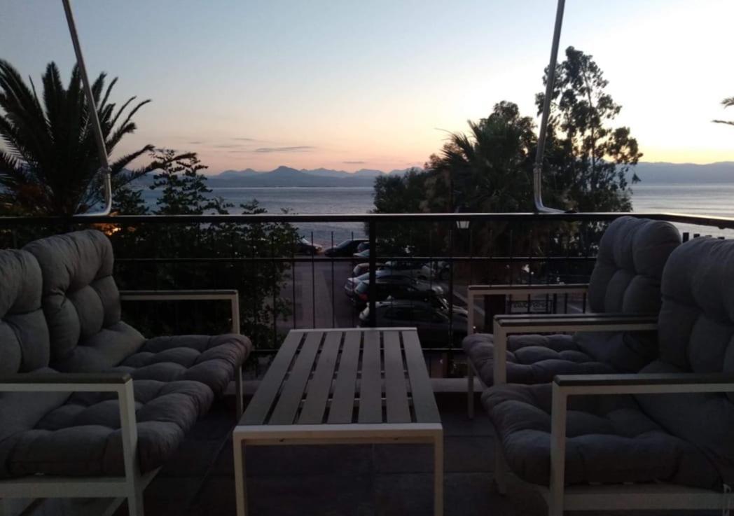 Luxury Seaview Apartment Con Vista Lutráki Kültér fotó